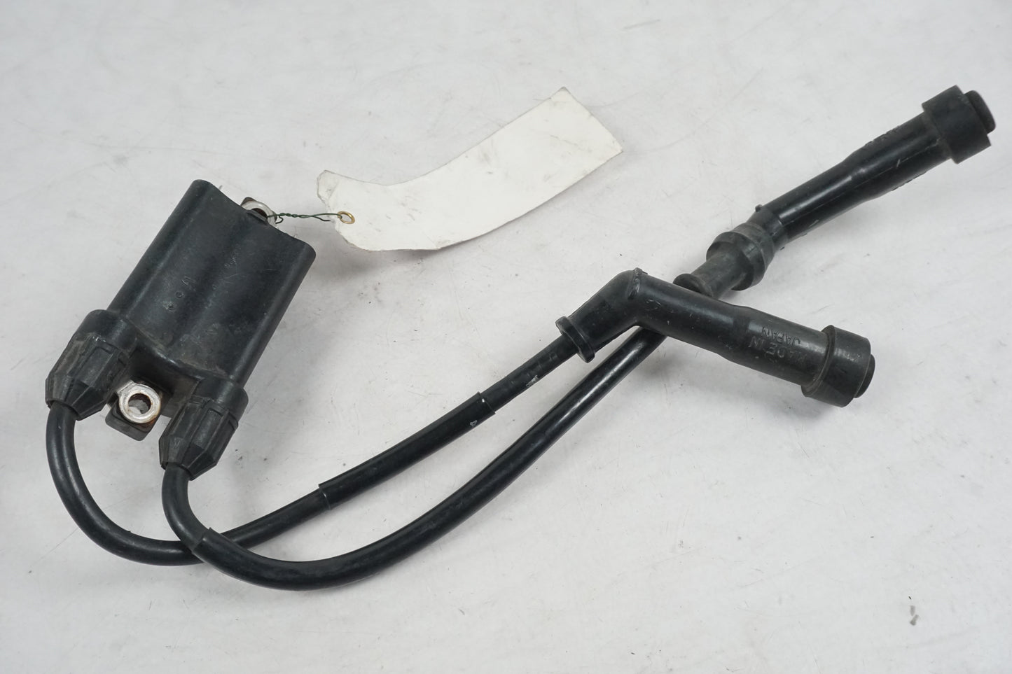 Vänster sida på Tändspole från en Honda CB 750 SF -1999 motorcykel.