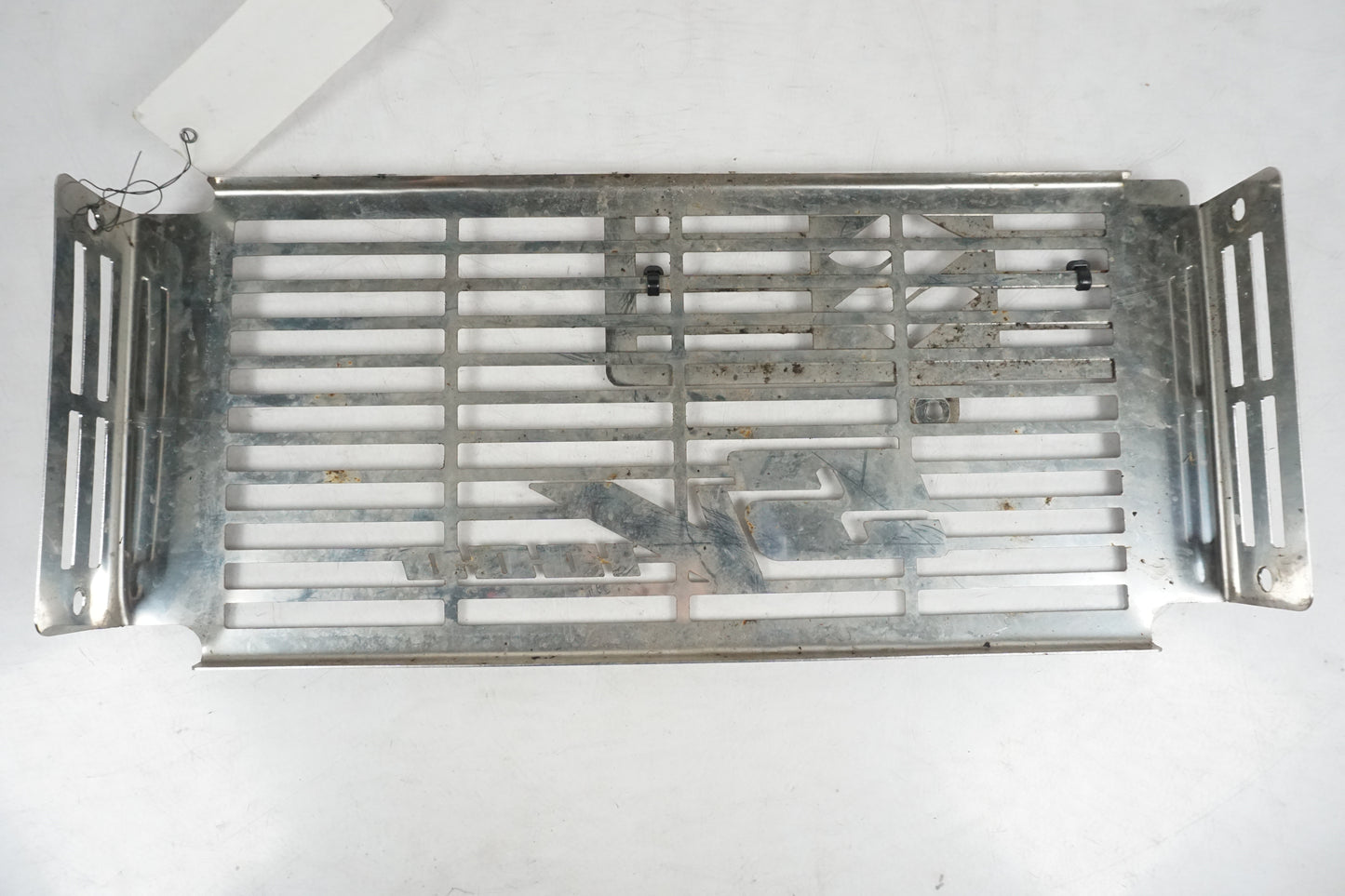 Vänster sida på Vattenkylgaller från en Suzuki SV 1000 -2005 motorcykel.