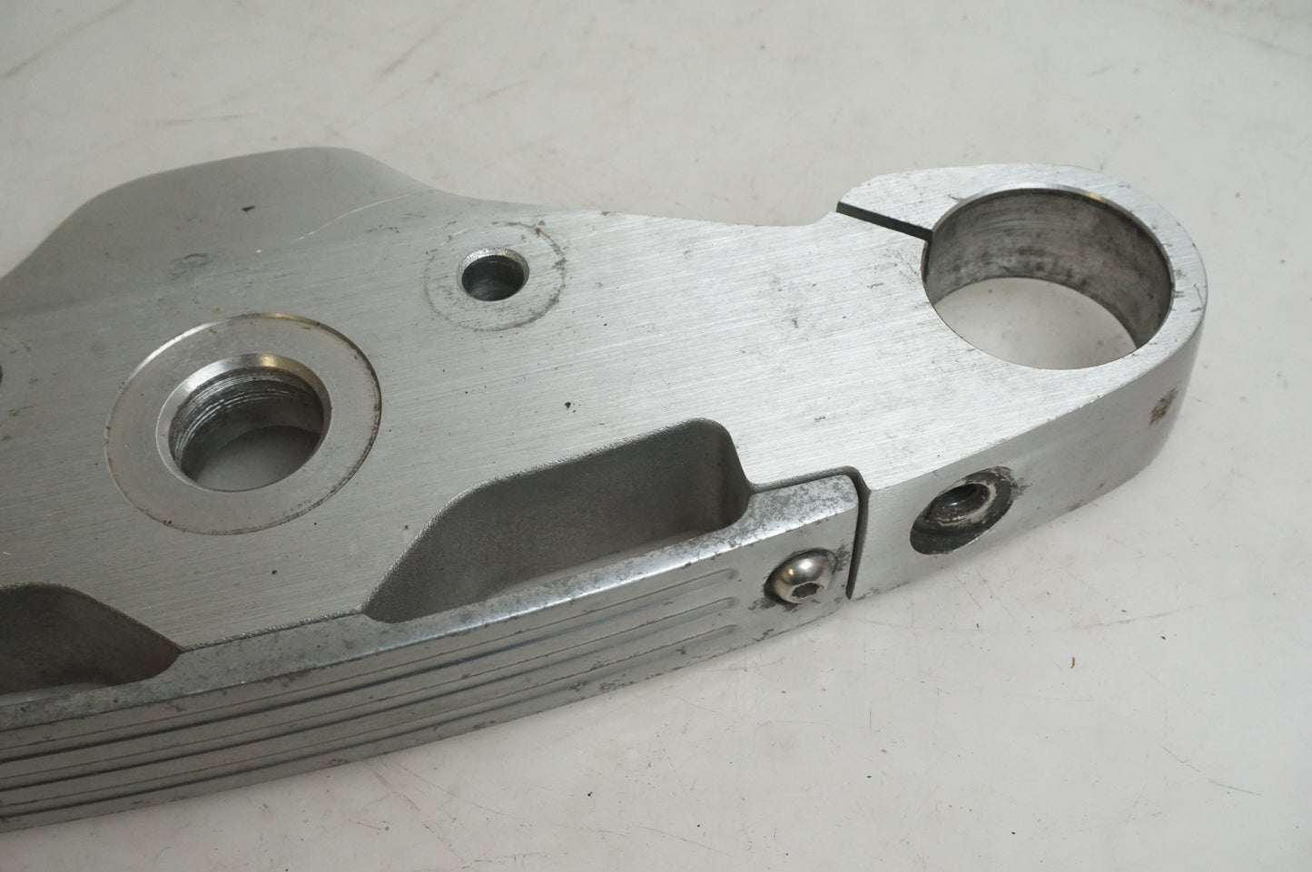 Snett uppifrån på Gaffelkrona från en Kawasaki VN 1500 Classic Tourer -2003 motorcykel.