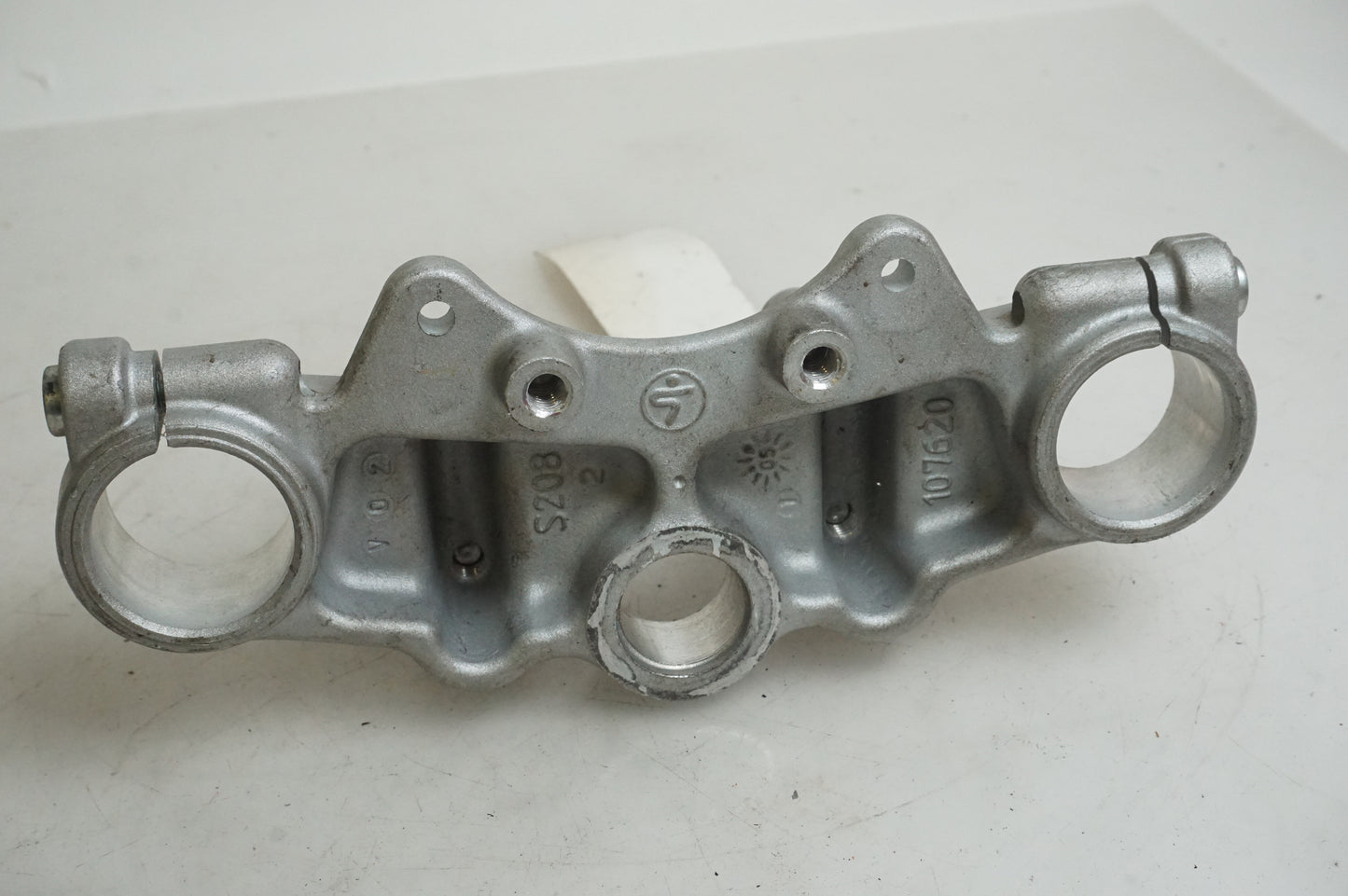 Vänster sida på Gaffelkrona från en Yamaha XT 125 R -2005 motorcykel.