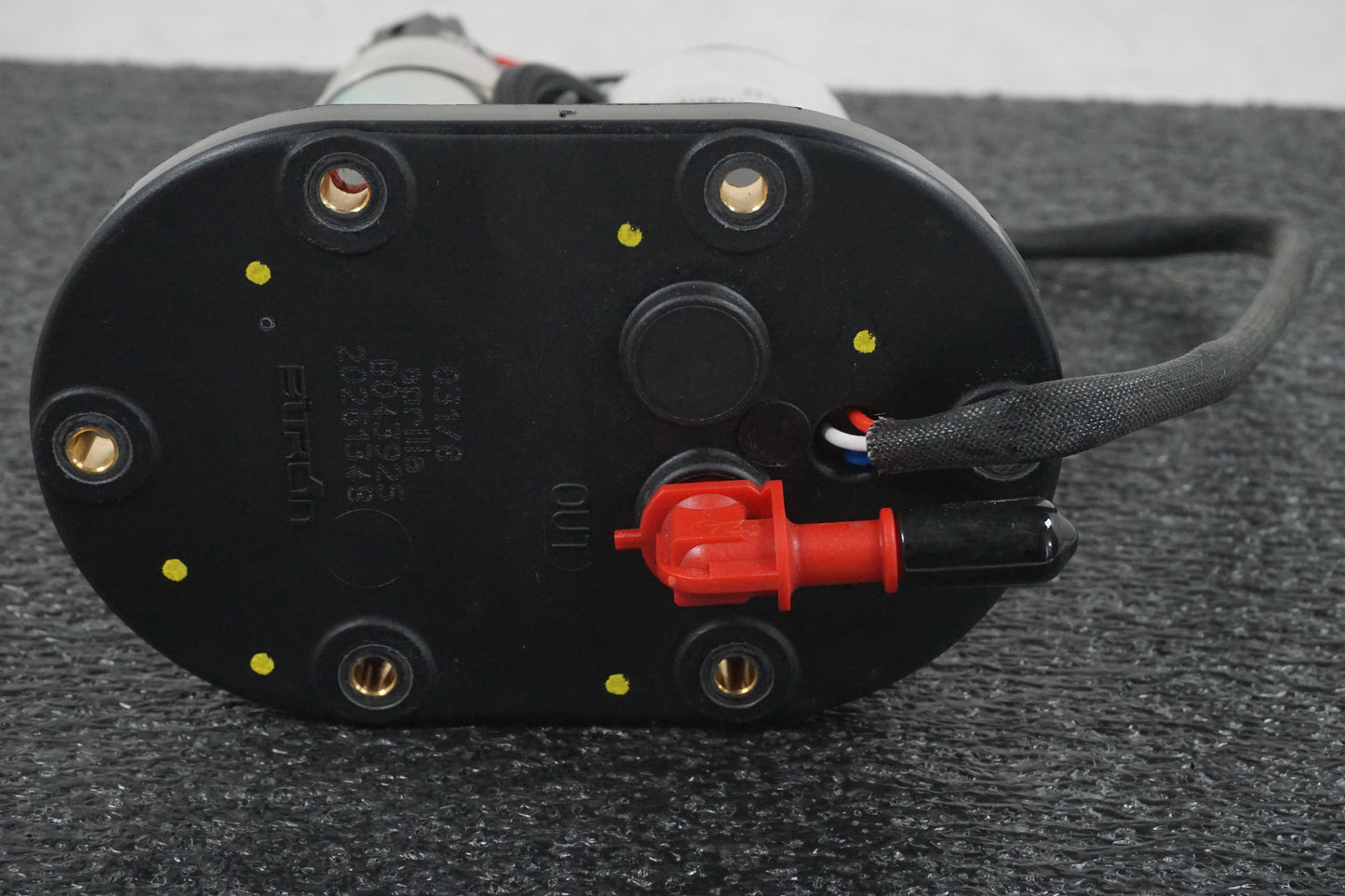 Vänster sida på Bensinpump insprut från en Aprilia Tuono V4R -2018 motorcykel.