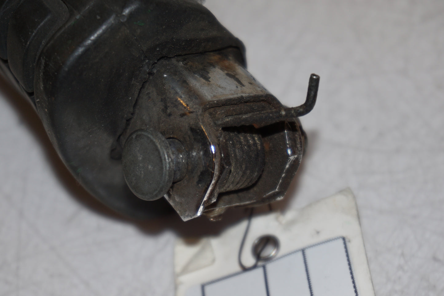 Snett nerifrån på Fotpinne från en Honda VF 750 C -1983 motorcykel.