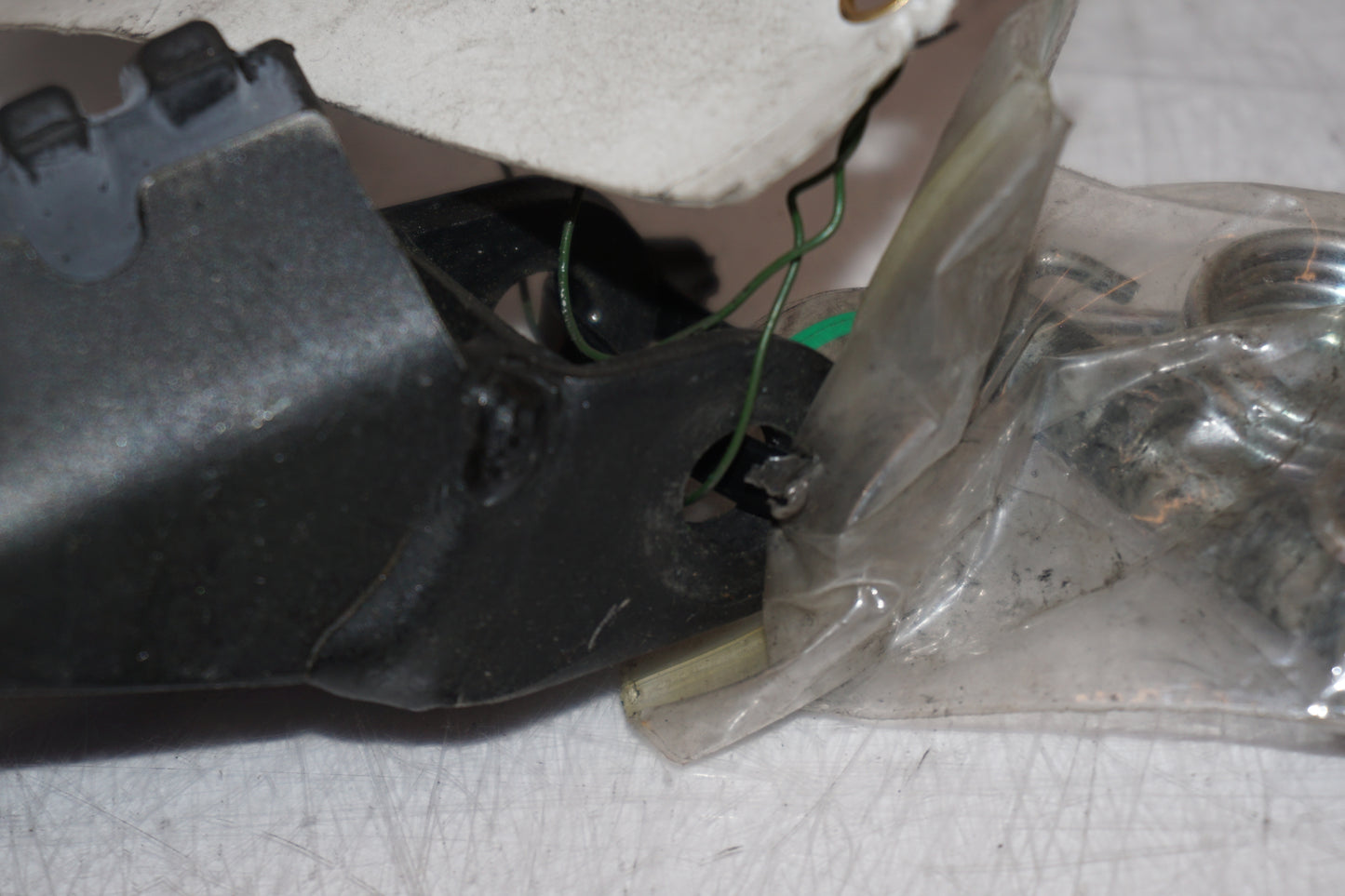 Snett nerifrån på Fotpinne från en Honda CRF 1000 Africa Twin -2016 motorcykel.