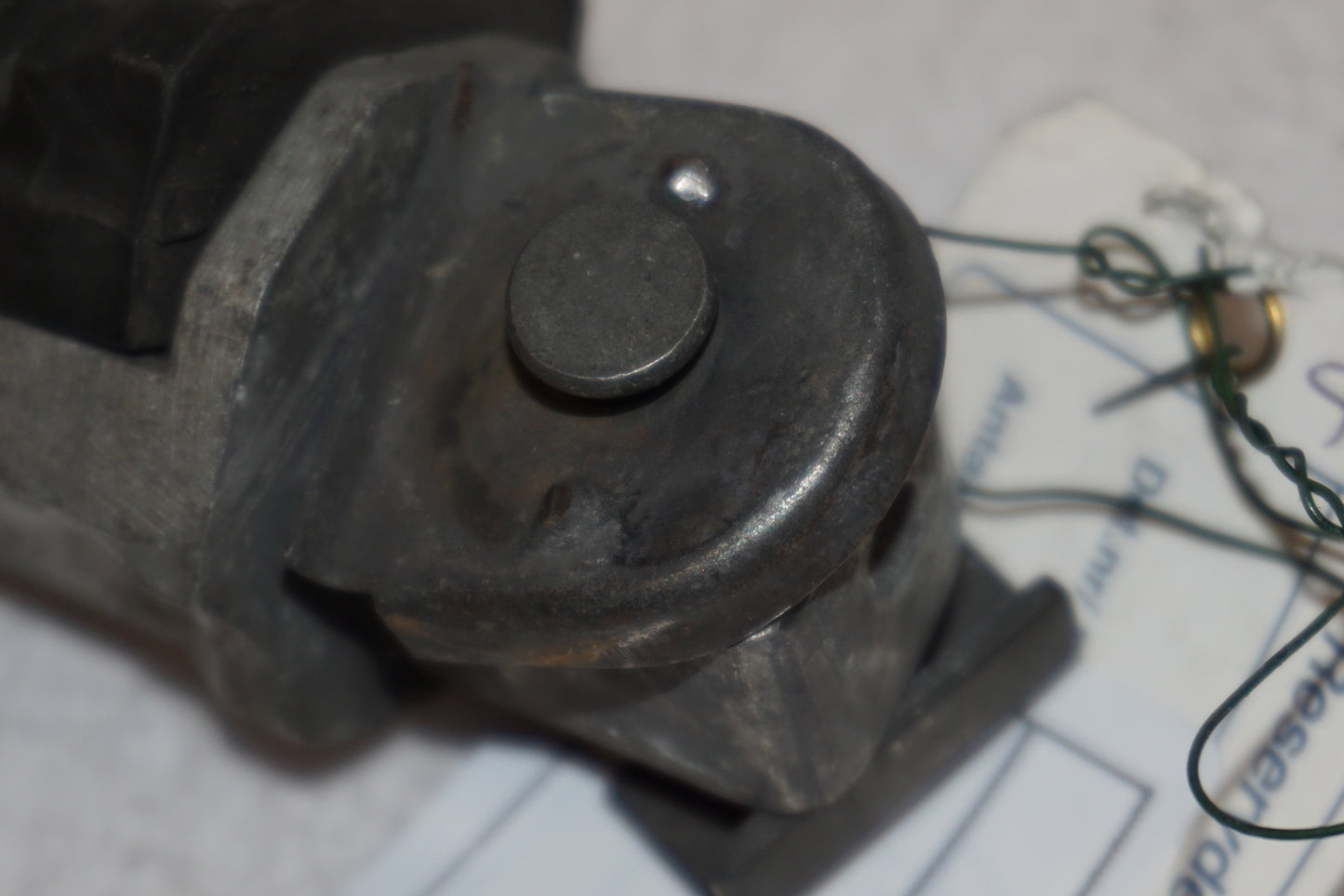 Extrabild2 på Fotpinne från en Kawasaki GPZ 900 -1989 motorcykel.