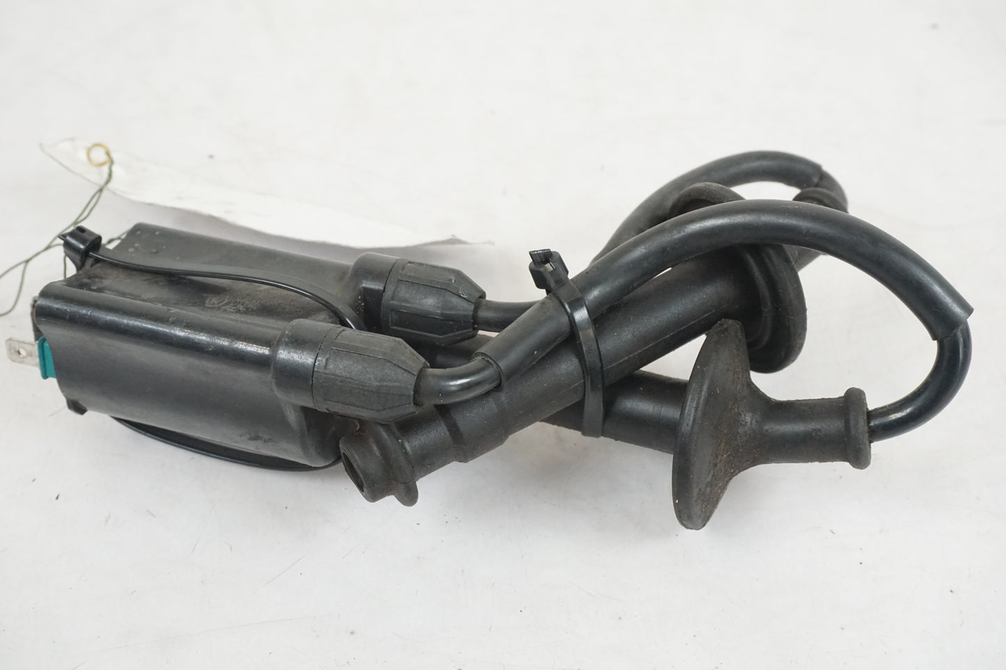 Vänster sida på Tändspole från en Honda CBR 1000 F -1993 motorcykel.