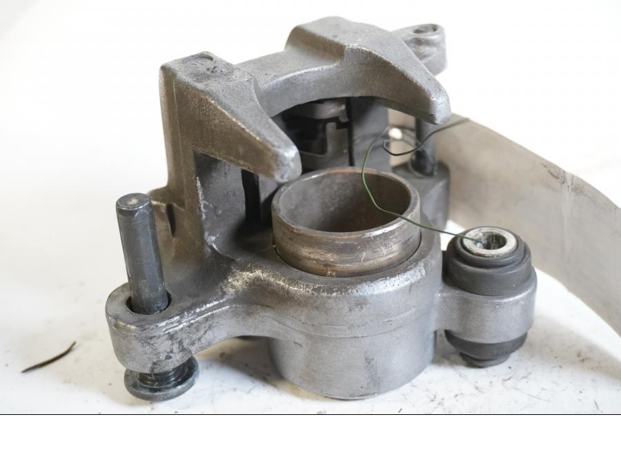 Höger sida på Bromsok från en Honda XL 650 V -2000 motorcykel.