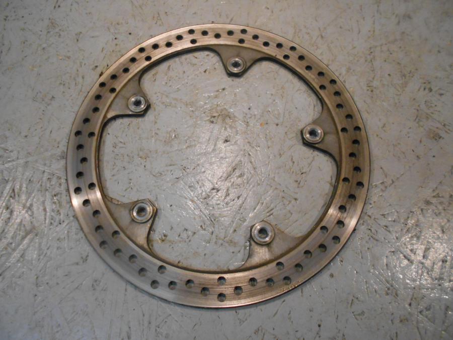 Framsidan på Bromsskiva från en BMW K 1300 R -2009 motorcykel.