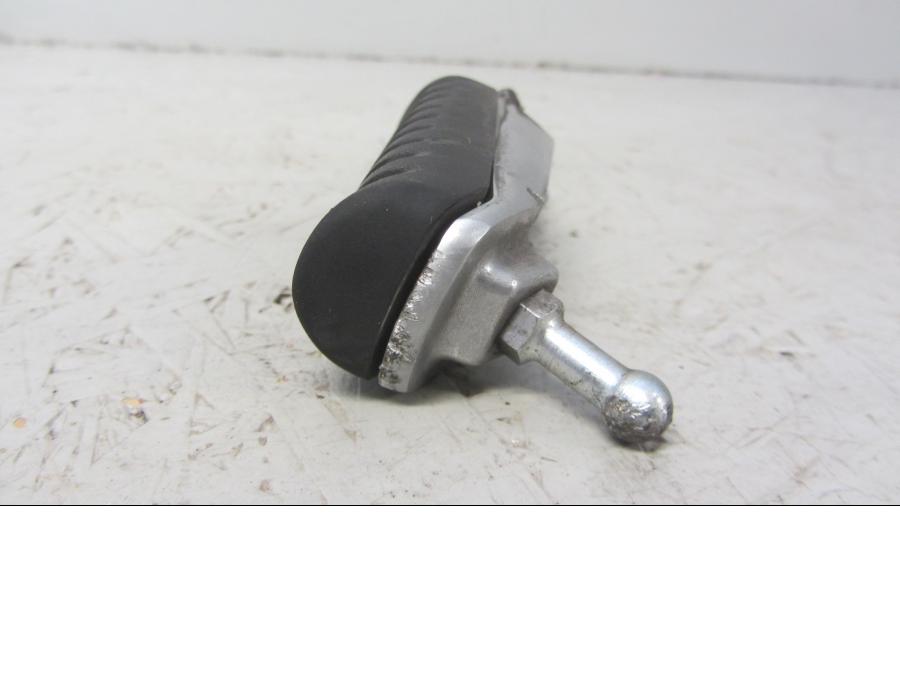 Höger sida på Fotpinne från en Kawasaki Z 1000 -2013 motorcykel.