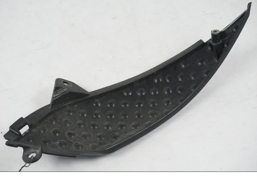 Baksidan på Bensintankskåpa från en Kawasaki ZX-6R -2005 motorcykel.