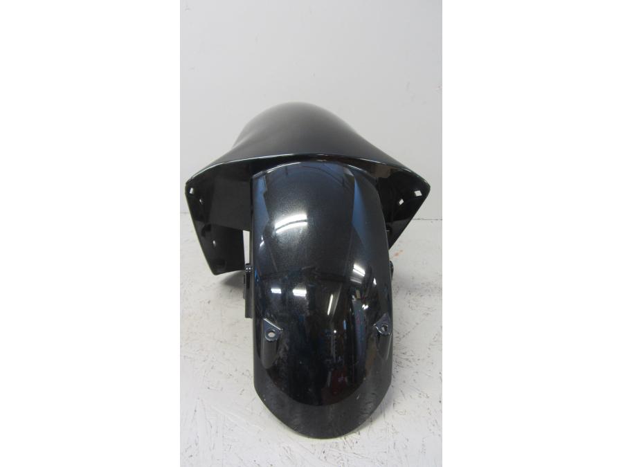 Snett uppifrån på Framskärm från en Kawasaki ZZ-R 1400 -2016 motorcykel.