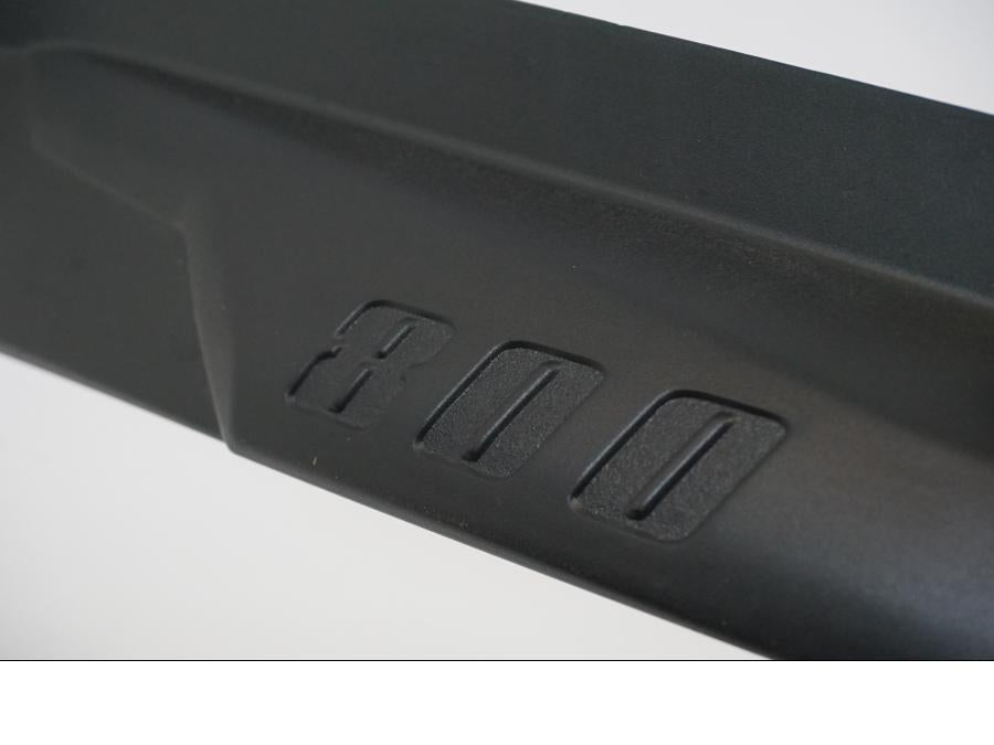 Snett nerifrån på Sidopanel från en Triumph Tiger 800 -2016 motorcykel.