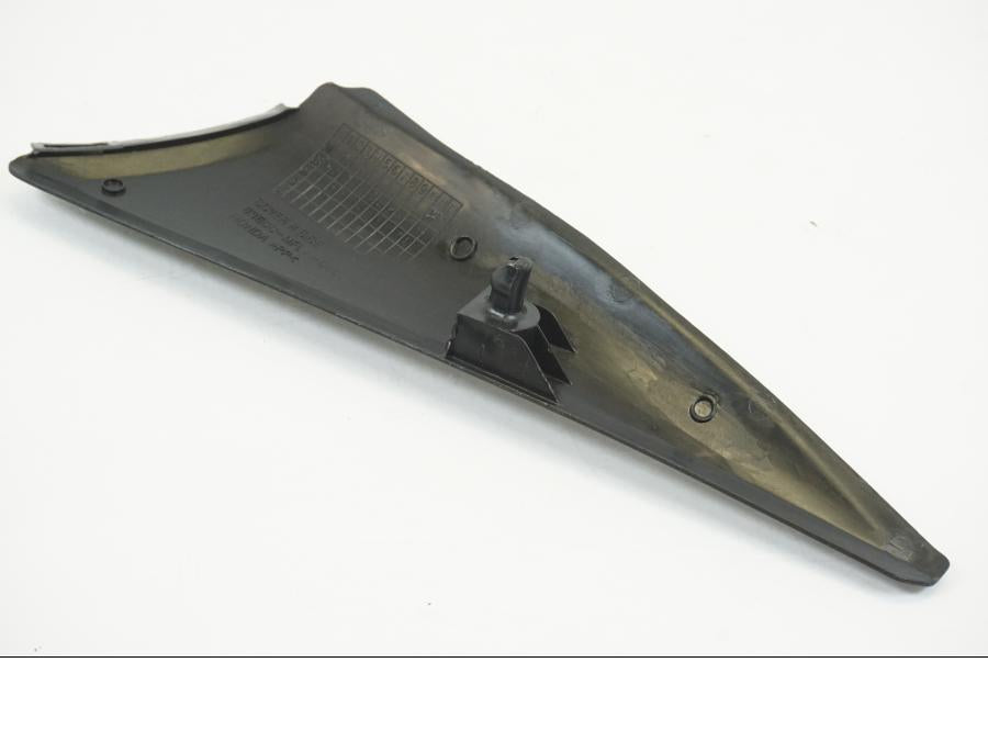 Höger sida på Sidopanel från en Honda CBR 1000 RR -2010 motorcykel.