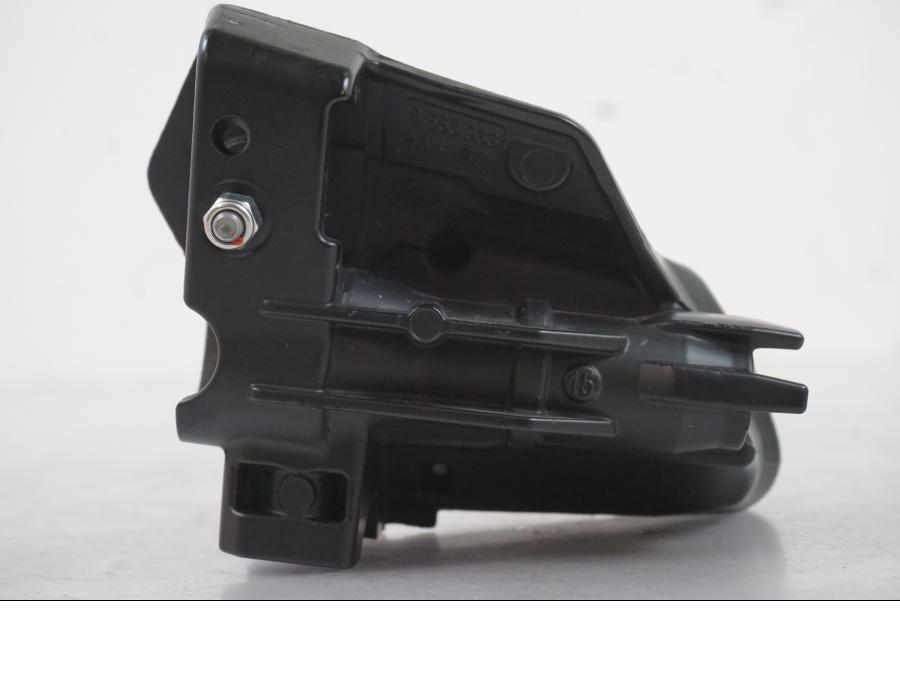 Snett nerifrån på Bromshuvudcylinder från en BMW R 1250 GS -2021 motorcykel.