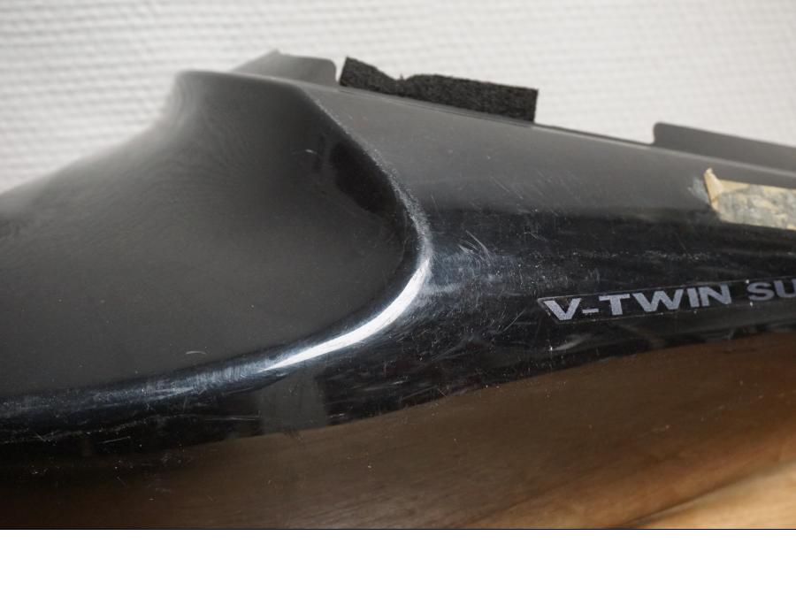 Höger sida på Bakvinge från en Suzuki TL 1000 S -1999 motorcykel.