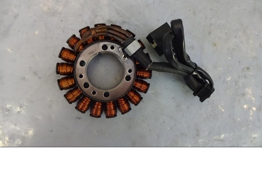 Baksidan på Generator från en Kawasaki Z 1000 -2018 motorcykel.