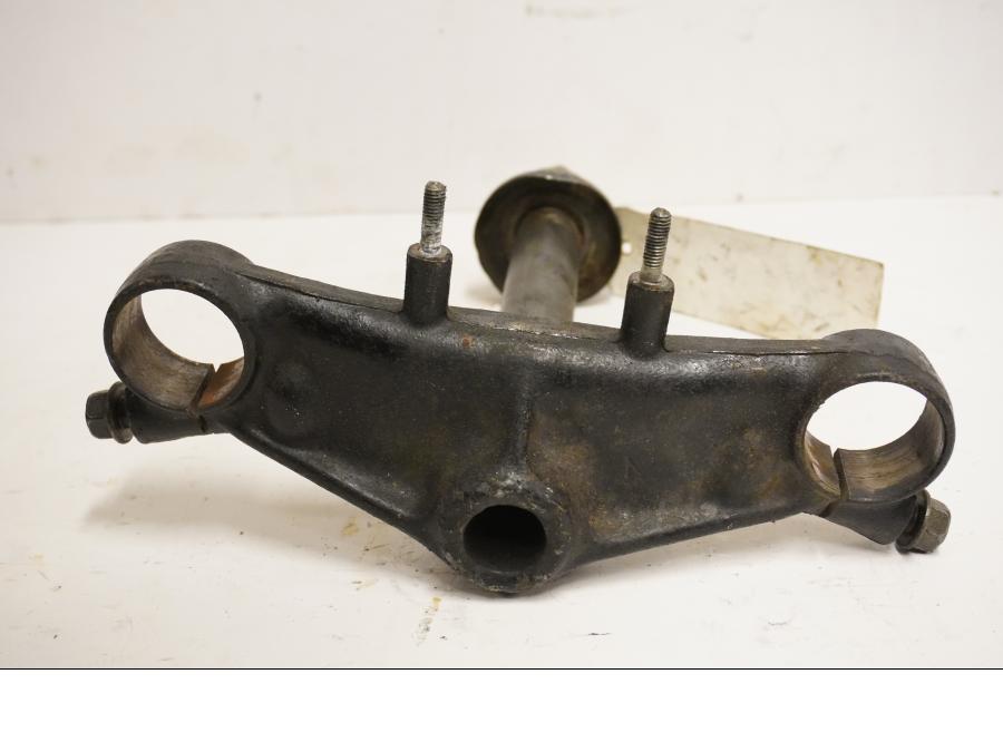 Baksidan på Gaffelkrona från en Honda CB 650 -1982 motorcykel.