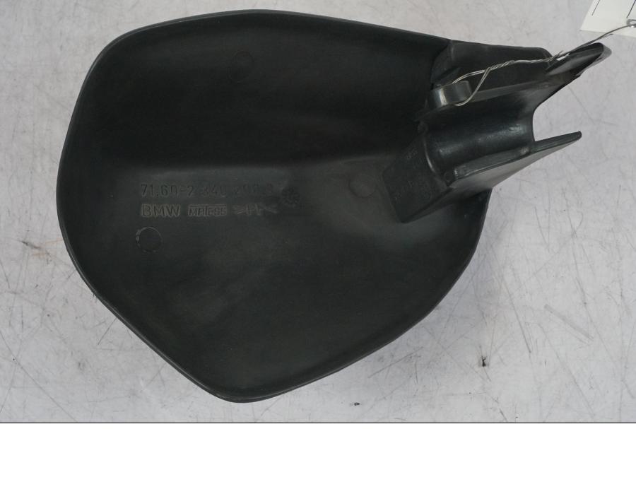 Vänster sida på Handskydd från en BMW R 1100 GS -1998 motorcykel.