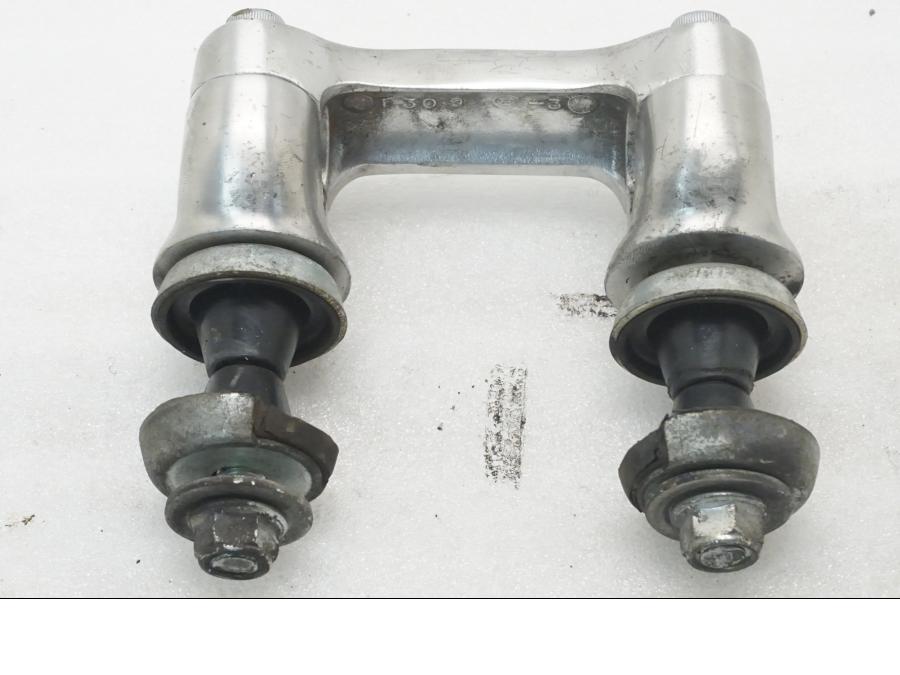 Höger sida på Styrfäste från en Triumph Legend TT -2000 motorcykel.