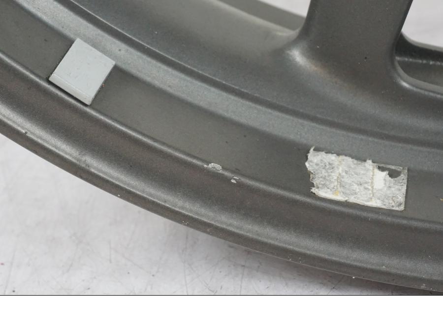 Extrabild6 på Fälg från en KTM 950 SM -2006 motorcykel.