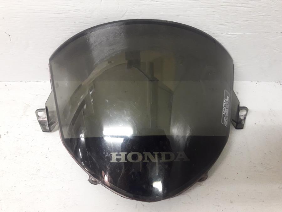 Framsidan på Vindruta från en Honda CBR 125 R -2008 motorcykel.