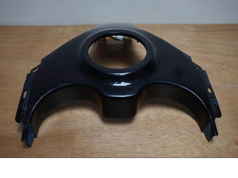 Höger sida på Bensintankskåpa från en Suzuki DR 800 S -1993 motorcykel.