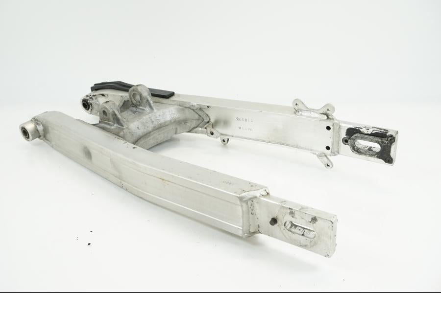 Snett nerifrån på Sving från en Honda XRV 750 -2001 motorcykel.