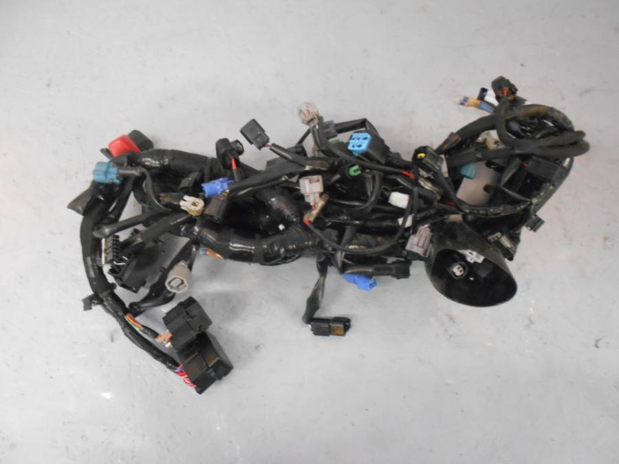 Baksidan på Kabelstam från en Kawasaki Z 1000 -2019 motorcykel.