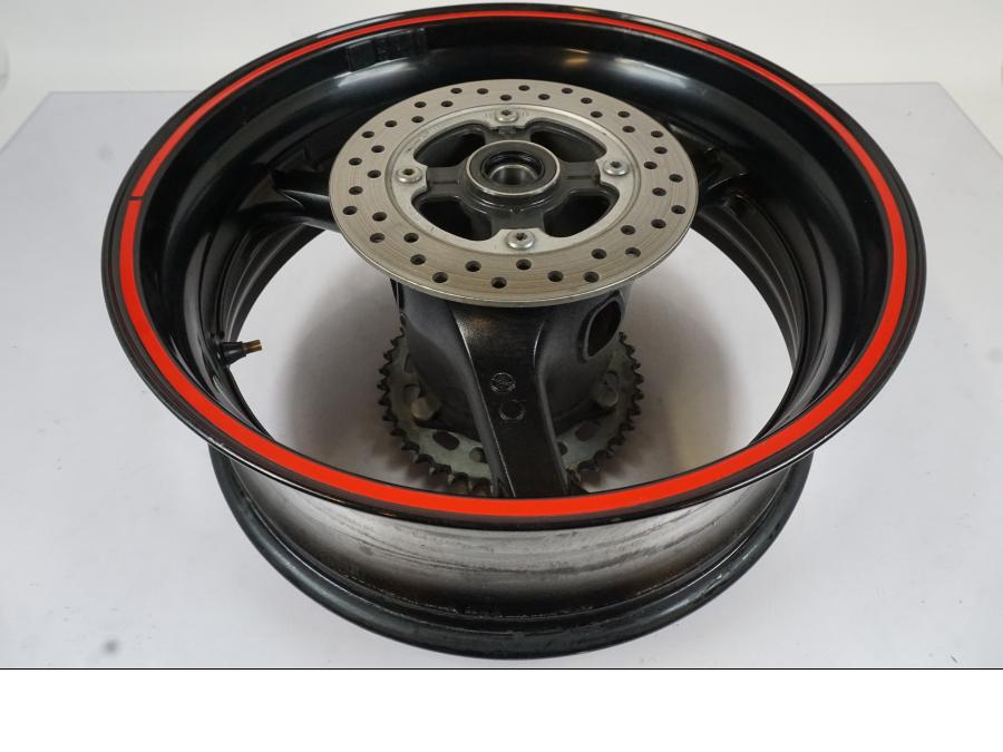 Extrabild4 på Fälg från en Honda CBR 1000 RR -2007 motorcykel.