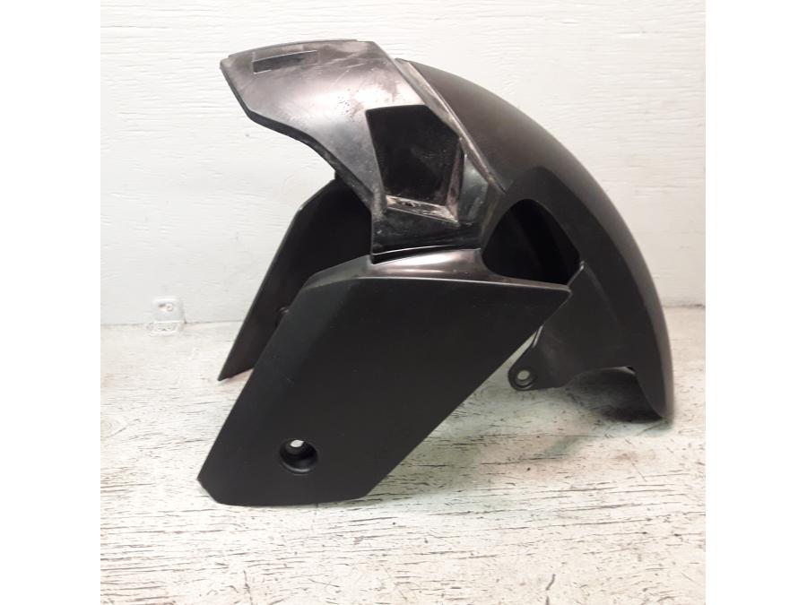 Höger sida på Framskärm från en BMW C 650 -2013 motorcykel.