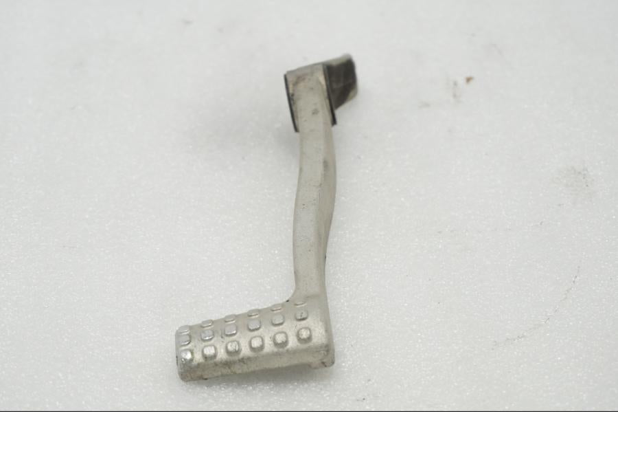 Höger sida på Bromspedal från en Buell XB9S -2003 motorcykel.