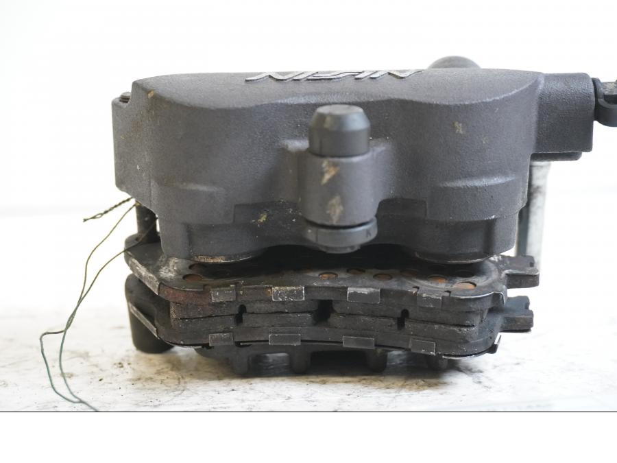 Höger sida på Bromsok från en Honda CBR 1100 XX -1997 motorcykel.