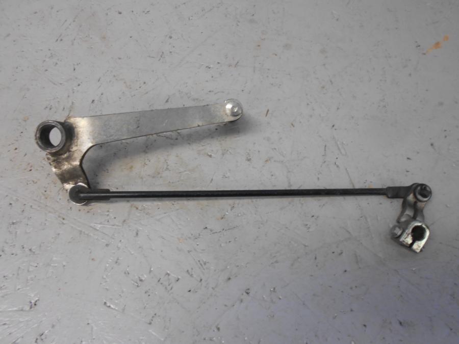 Baksidan på Växelpedal från en Yamaha YZF-R 125 -2009 motorcykel.