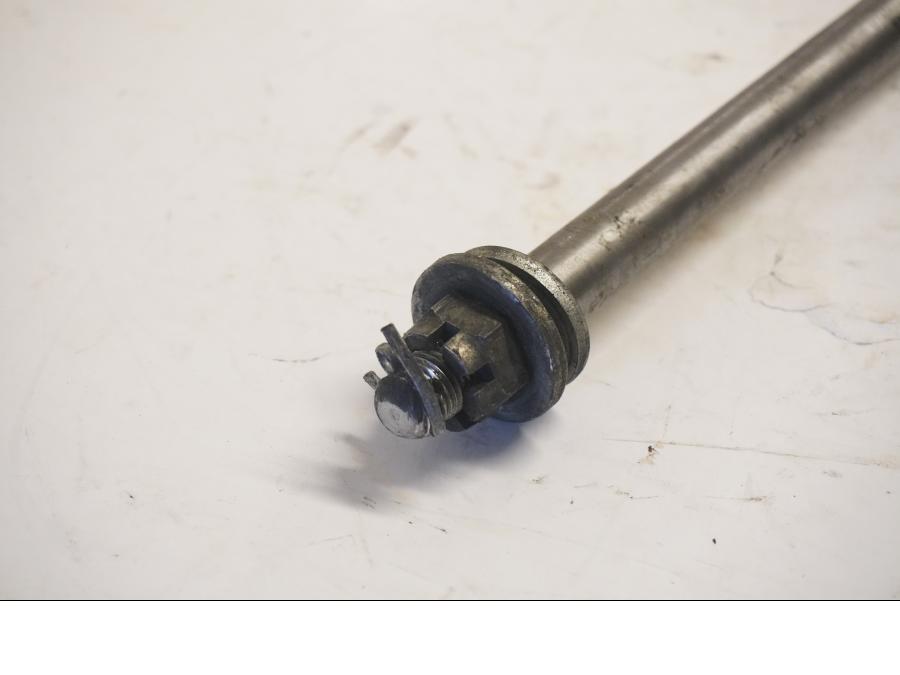 Baksidan på Axel från en Yamaha XV 750 -1993 motorcykel.