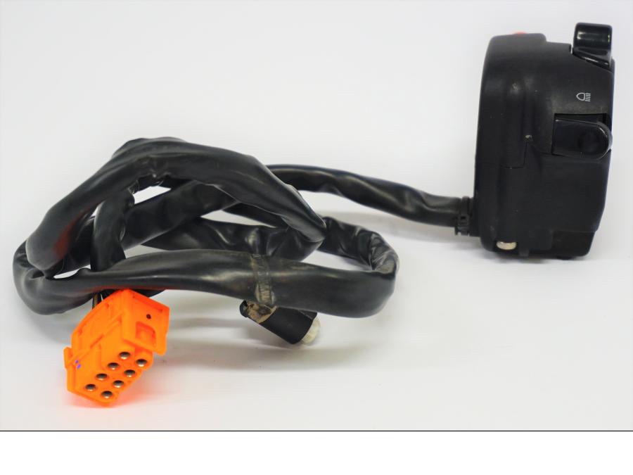 Höger sida på Styrelreglage från en BMW G 650 GS -2011 motorcykel.