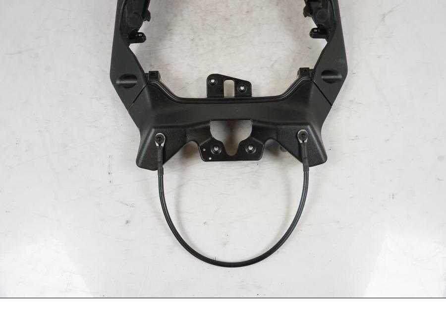 Extrabild1 på Bakram från en KTM 1290 Super Duke R -2023 motorcykel.