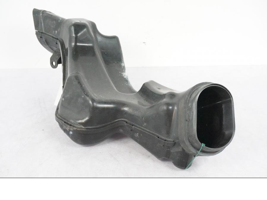 Snett uppifrÄn pÄ Luftrör frÄn en Suzuki GSX-R 1000 -2008 motorcykel.