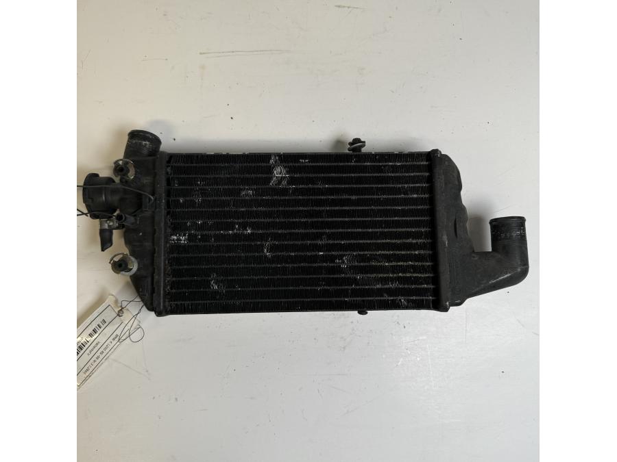 Baksidan på Vattenkyl från en BMW K 1200 RS -1998 motorcykel.