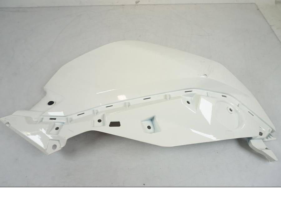 Extrabild1 på Bensintankskåpa från en BMW G 310 R -2021 motorcykel.