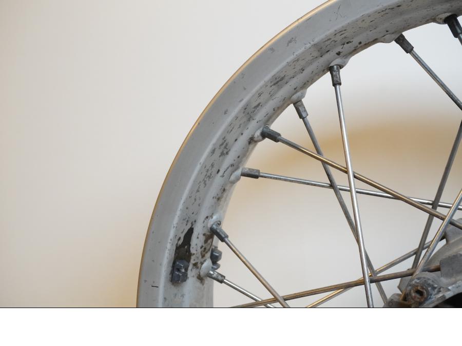 Extrabild6 på Fälg från en BMW F 650 -1999 motorcykel.