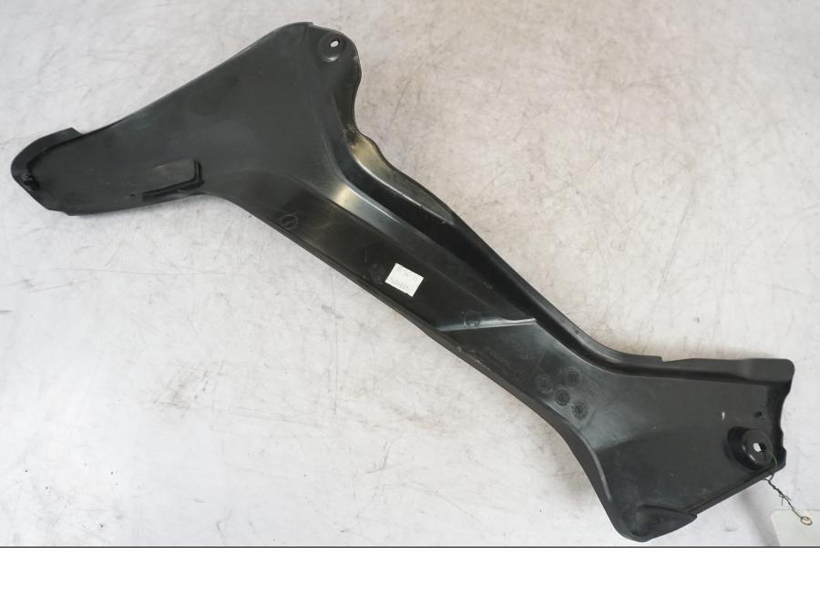 Höger sida på Sidopanel från en Triumph Tiger -2009 motorcykel.