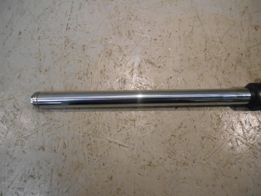 Höger sida på Gaffelben från en Honda CBR 125 R -2007 motorcykel.