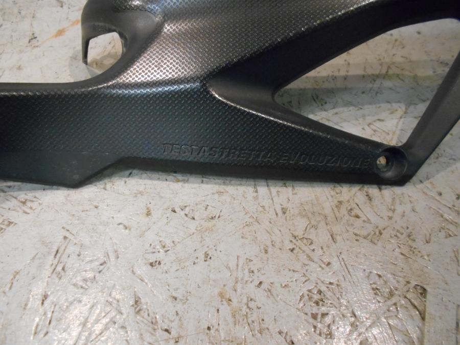 Baksidan på Sidopanel från en Ducati 848 -2013 motorcykel.
