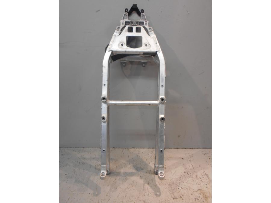 Höger sida på Bakram från en Aprilia Tuono V4R -2016 motorcykel.