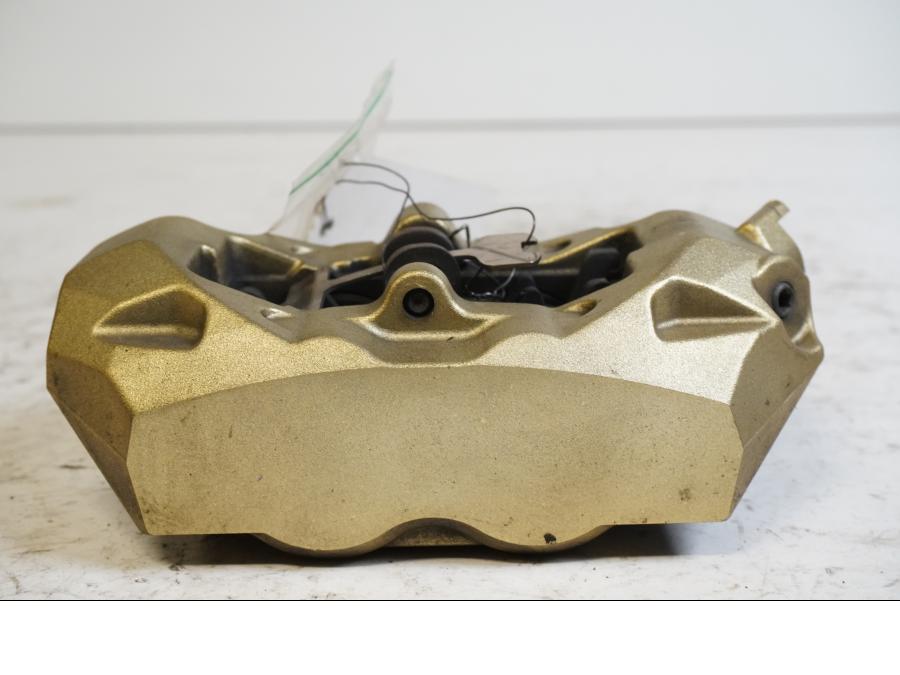 Baksidan på Bromsok från en BMW R 1200 RS -2015 motorcykel.