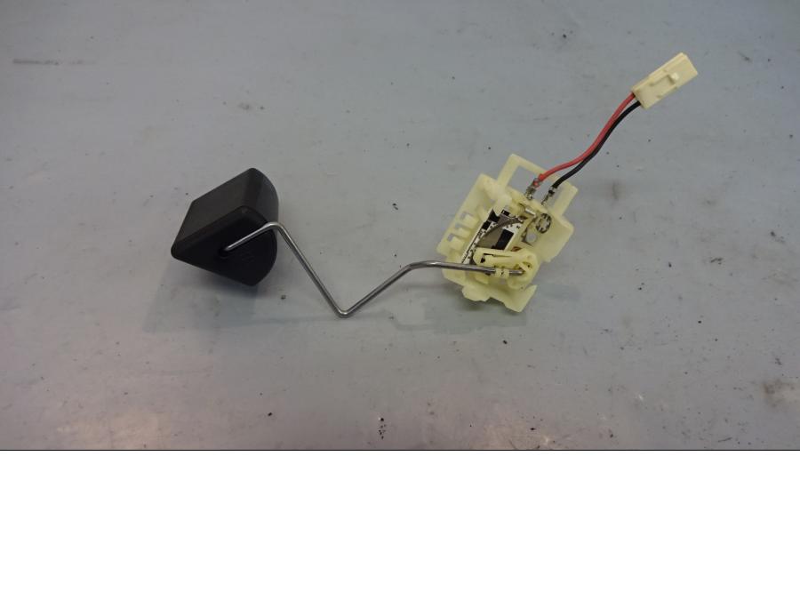 Framsidan på Bensintankgivare från en Yamaha FJR 1300 -2003 motorcykel.