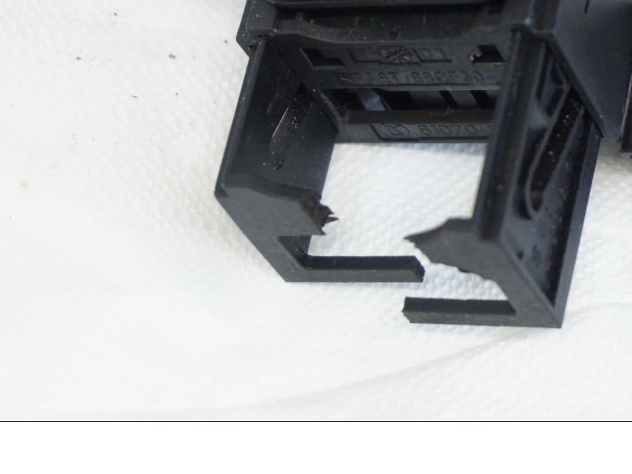 Vänster sida på Kabelstam från en BMW K 1600 -2015 motorcykel.