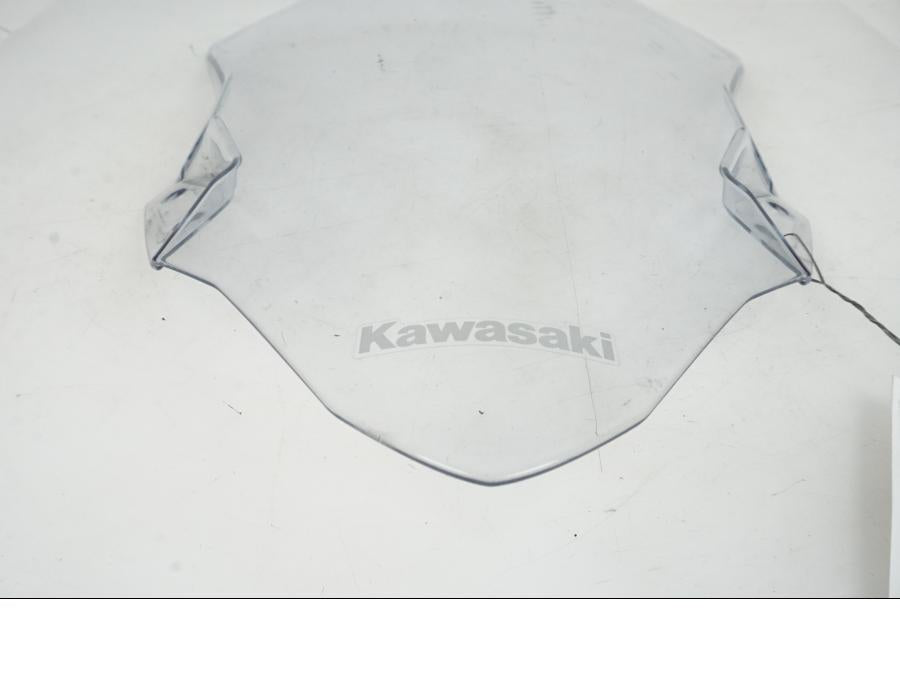 Baksidan på Vindruta från en Kawasaki NINJA 400 -2018 motorcykel.