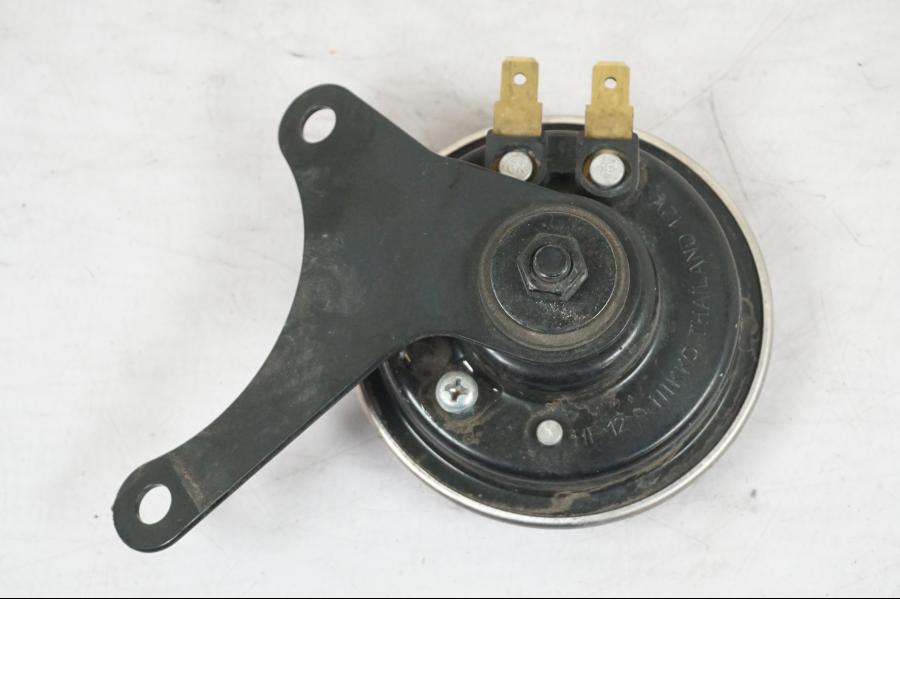 VÀnster sida pÄ Signalhorn / Tuta frÄn en Kawasaki Z 900 -2019 motorcykel.