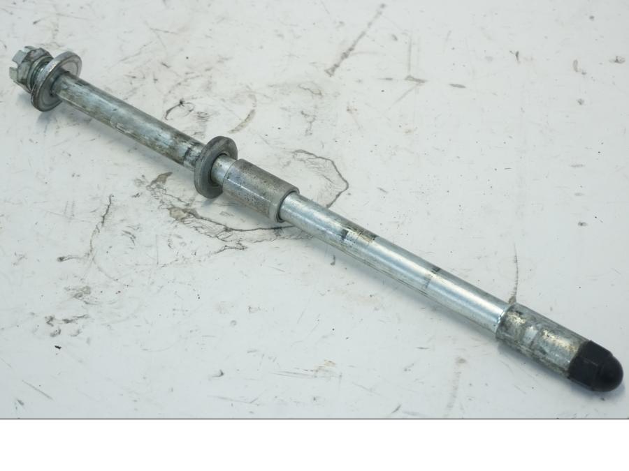 Baksidan på Axel från en Yamaha XV 535 -1995 motorcykel.