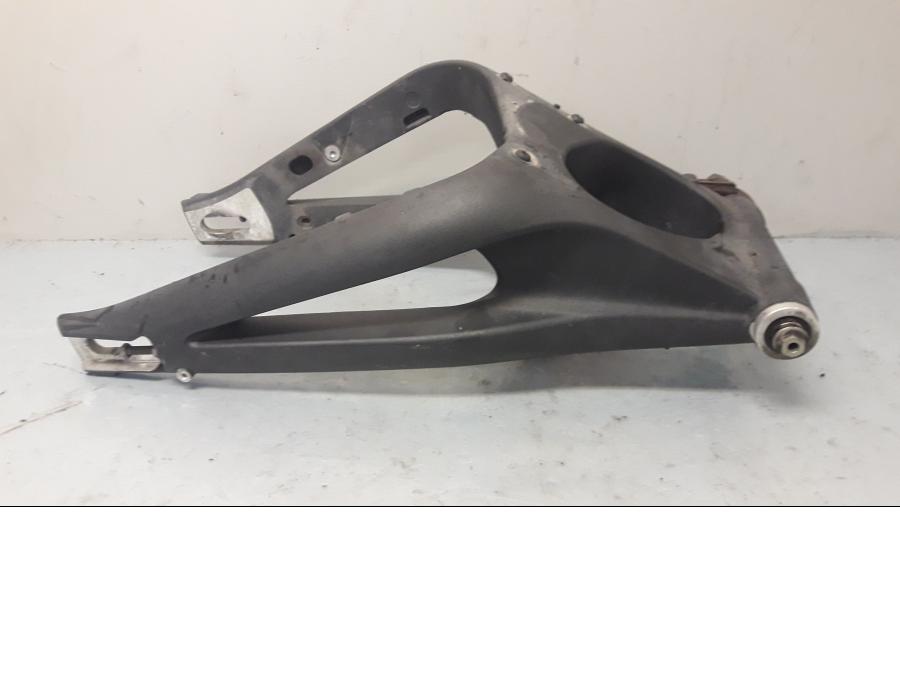 Baksidan på Sving från en Triumph Daytona 675 -2009 motorcykel.